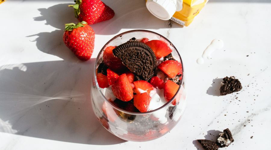 STRAWBERRY-COCONUT-OREO PARFAIT