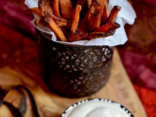 Sweet Potato Fries (with Raw Vanilla Maple Cashew Cream!)