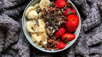 Banana and cacao smoothie breakfast bowl