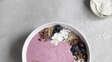 TRY THIS: LOW FRUCTOSE ACAI AND BLUEBERRY SMOOTHIE BOWL